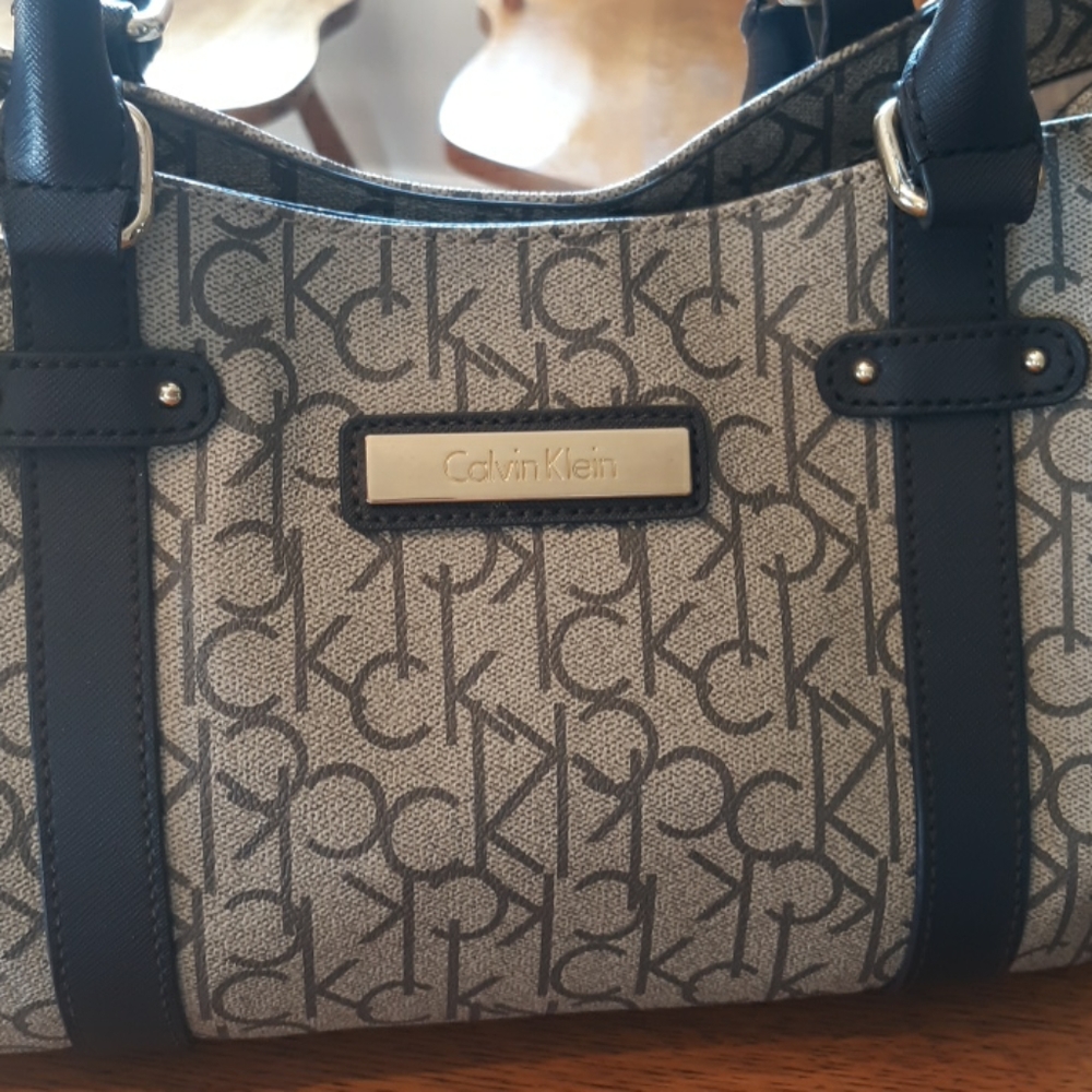 Calvin Klein Purse - Picture 2 of 3